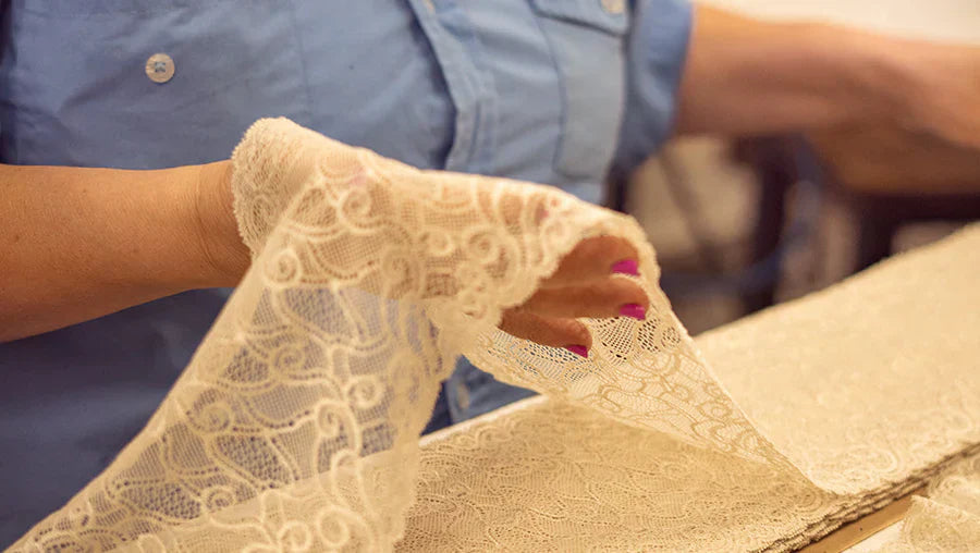 The Importance of the Bridal Garter at a Wedding: Tradition and Meaning